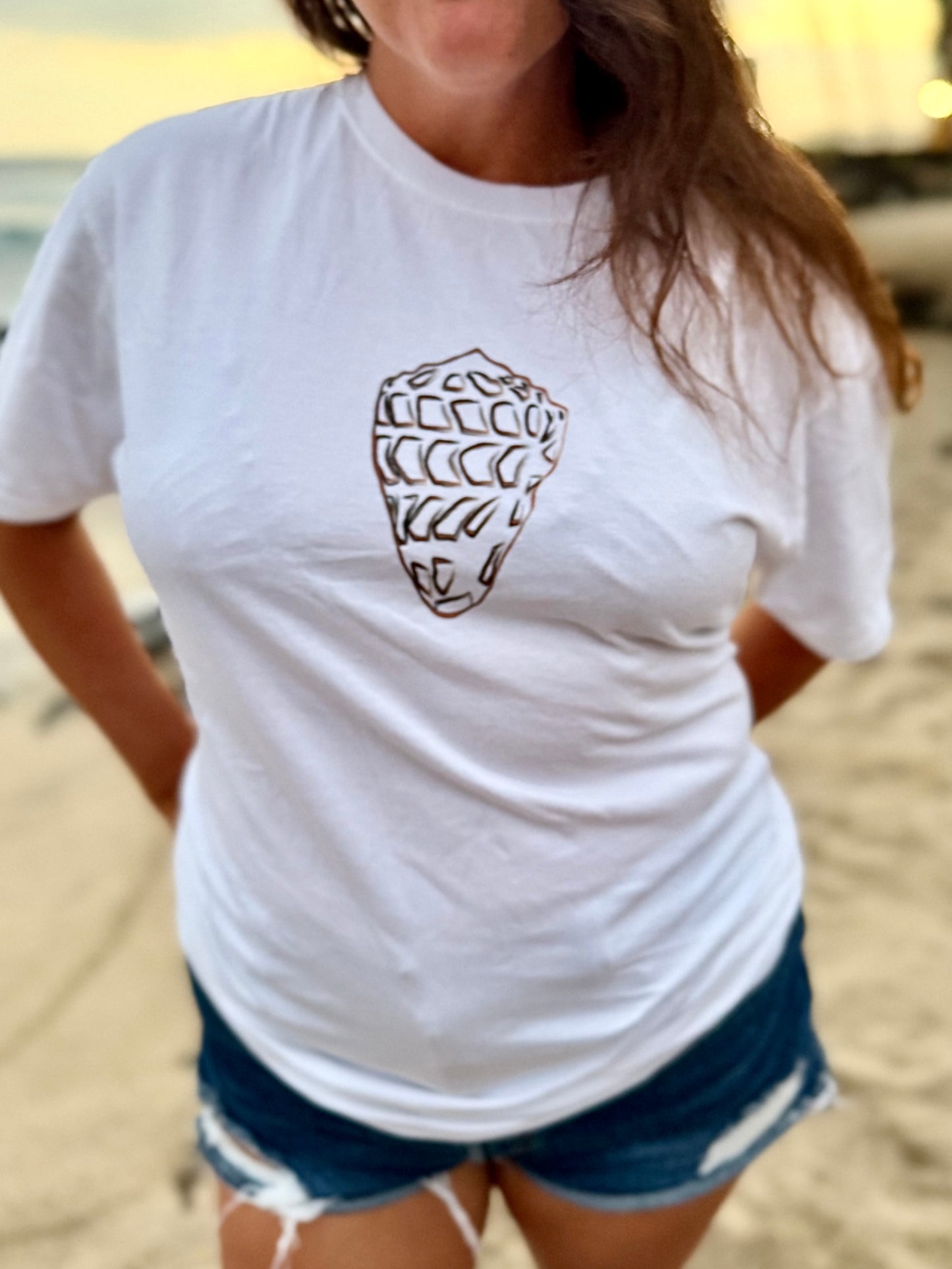 Hebrew Shell - pūpū ʻala - Organic Cotton T-Shirt