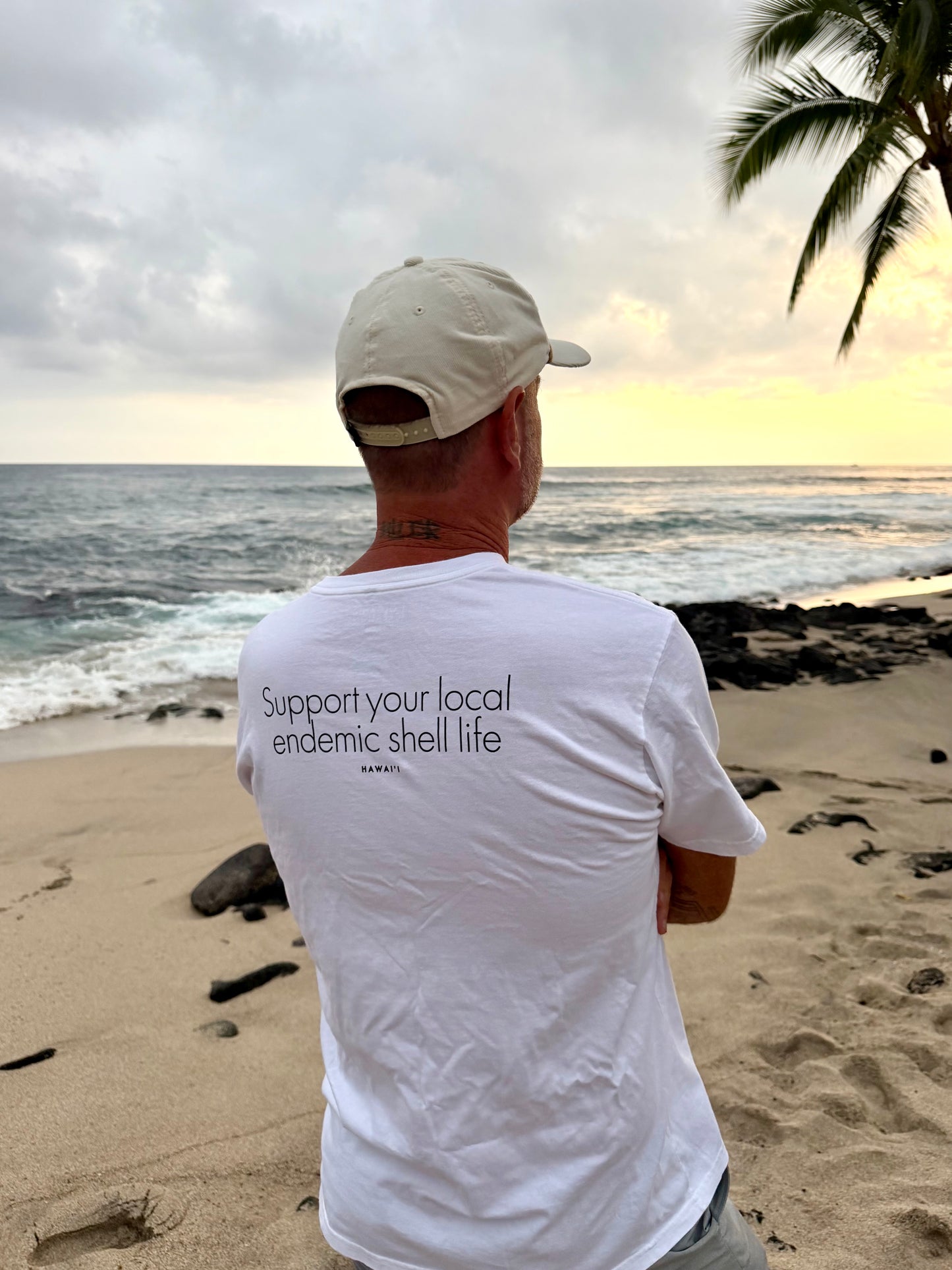 Hebrew Shell - pūpū ʻala - Organic Cotton T-Shirt
